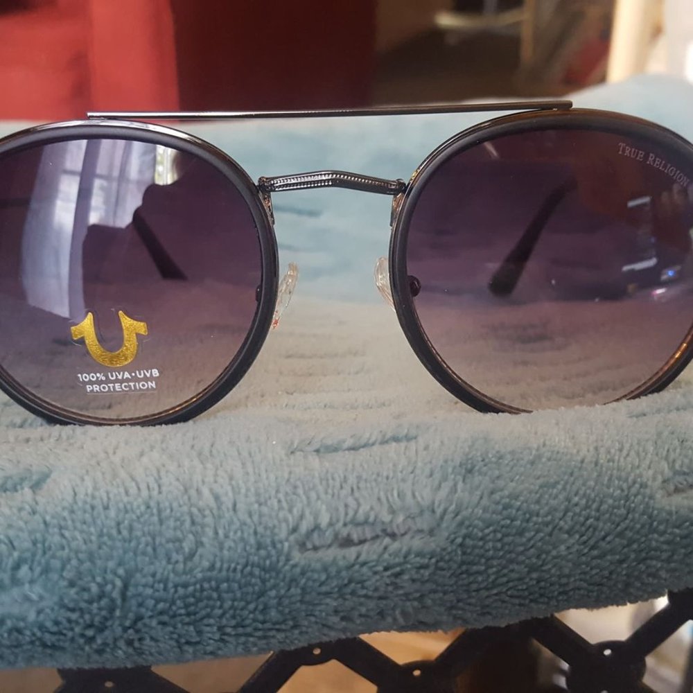 Authentic True Religion Sunglasses 1082